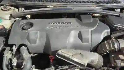 Sloopvoertuig volvo xc70 d5 awd momentum van het jaar 2004 aangedreven d5244t