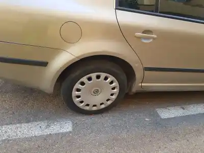 Veículo de Sucata skoda superb i (3u4) 1.9 tdi do ano 2006 alimentado awx