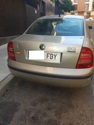 Veículo de Sucata skoda superb i (3u4) 1.9 tdi do ano 2006 alimentado awx