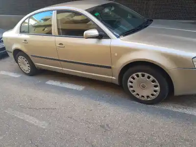 Veículo de Sucata skoda superb i (3u4) 1.9 tdi do ano 2006 alimentado awx