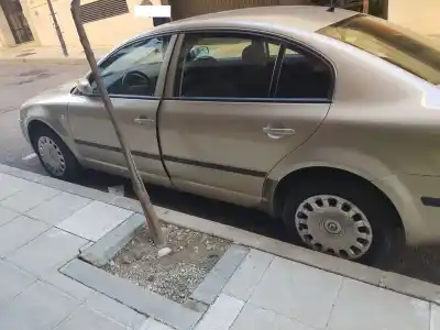 Veículo de Sucata skoda superb i (3u4) 1.9 tdi do ano 2006 alimentado awx