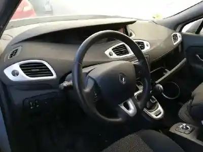 Vehicul casat renault scénic iii (jz0/1_) 1.5 dci al anului 2001 alimentat k9k832