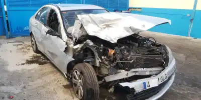 Здавання транспортного засобу mercedes-benz clase c (w204) berlina c 200 cdi (204.007) 136 cv / 100 kw року 2009 потужний om646812