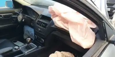 Здавання транспортного засобу mercedes-benz clase c (w204) berlina c 200 cdi (204.007) 136 cv / 100 kw року 2009 потужний om646812
