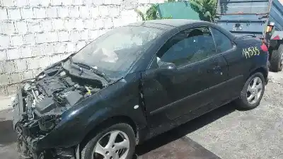 Veicolo di demolizione peugeot 206 cc cc dell'anno 2002 alimentato nfu