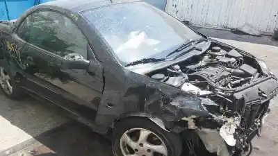 Veicolo di demolizione peugeot 206 cc cc dell'anno 2002 alimentato nfu