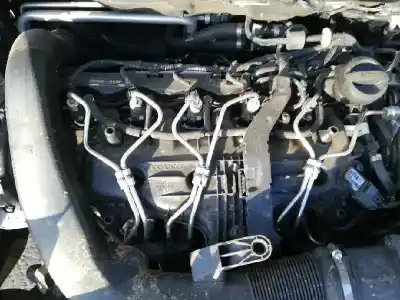 Veículo de Sucata volvo v40 kinetic do ano 2014 alimentado d5204t6