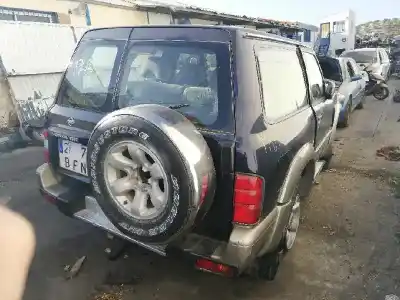 Véhicule à la ferraille nissan patrol gr (y61) elegance de l'année 2001 alimenté zd30
