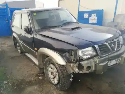 Véhicule à la ferraille nissan patrol gr (y61) elegance de l'année 2001 alimenté zd30