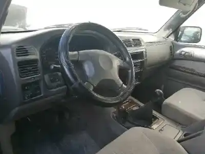 Véhicule à la ferraille nissan patrol gr (y61) elegance de l'année 2001 alimenté zd30