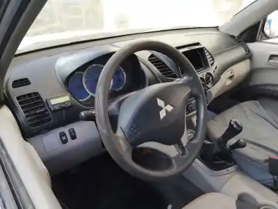 Здавання транспортного засобу mitsubishi l 200 (ka0/kb0) cabina doble intense 4x4 року 2007 потужний 4d56