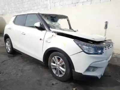 Здавання транспортного засобу ssangyong tivoli quartz 4x4 116 cv / 85 kw року 2016 потужний 673910