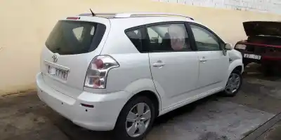 Veículo de Sucata toyota corolla verso (r1) 2.2 d-4d sol do ano 2007 alimentado 2adftv