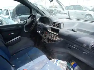 Veículo de Sucata peugeot expert kombi 2.0 hdi (dw10bted) do ano 2000 alimentado rhx