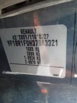 Véhicule à la ferraille renault clio iii authentique de l'année 2007 alimenté k9k766