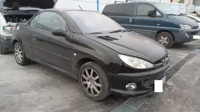 Veículo de Sucata peugeot 206 cc cc do ano 2002 alimentado rfn