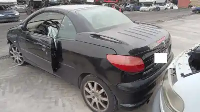 Veículo de Sucata peugeot 206 cc cc do ano 2002 alimentado rfn