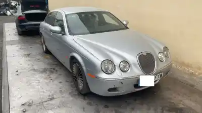 Véhicule à la ferraille jaguar s-type 2.7 v6 diesel cat de l'année 2007 alimenté 7g