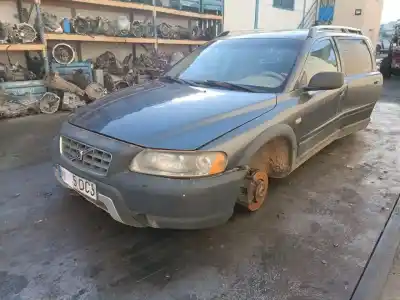 Scrapping Vehicle VOLVO XC70 2.4 Diesel CAT of the year 2004 powered D5244T