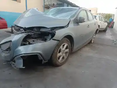 Veículo de Sucata volvo v40 kinetic do ano 2014 alimentado d4162t
