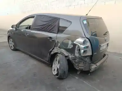 Veículo de Sucata toyota corolla verso (r1) 2.2 d-4d sol do ano 2012 alimentado 2adftv