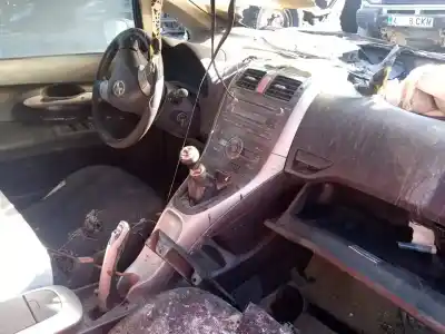 Veículo de Sucata toyota auris luna do ano 2008 alimentado 1zr