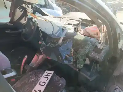 Veículo de Sucata toyota auris luna do ano 2008 alimentado 1zr