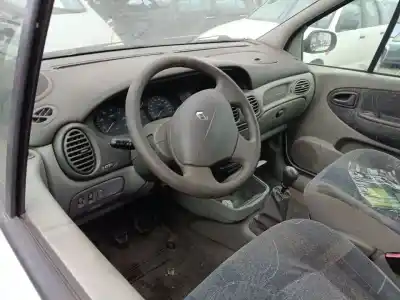 Здавання транспортного засобу renault scenic (ja..) 1.9 dci authentique року 2002 потужний f9q732