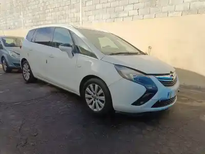 Vehicul casat opel zafira tourer expression al anului 2014 alimentat a20dt