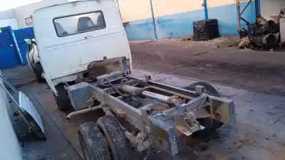 Veículo de Sucata nissan trade 2.8 do ano 1990 alimentado ebro