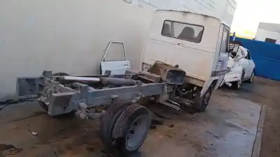 Veículo de Sucata nissan trade 2.8 do ano 1990 alimentado ebro