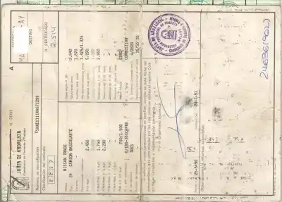 Veículo de Sucata nissan trade 2.8 do ano 1990 alimentado ebro
