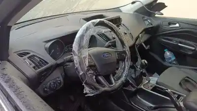 Здавання транспортного засобу ford kuga (cbs) trend року 2016 потужний t7ma