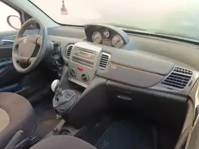 Veicolo di demolizione lancia ypsilon (101) 1.2 8v dell'anno 2009 alimentato 188a4000