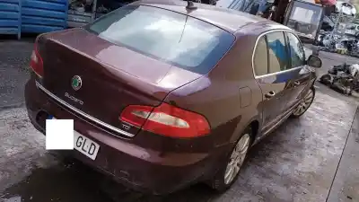 Veículo de Sucata skoda suberb (3t4) active do ano 2009 alimentado bmp