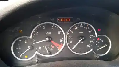 Veicolo di demolizione peugeot 206 cc cc dell'anno 2003 alimentato nfu