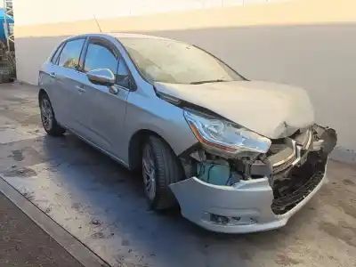 Véhicule à la ferraille citroen c4 lim. collection de l'année 2013 alimenté 9h05