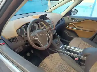 Veículo de Sucata opel zafira tourer edition 110 cv / 81 kw do ano 2012 alimentado a 20dt