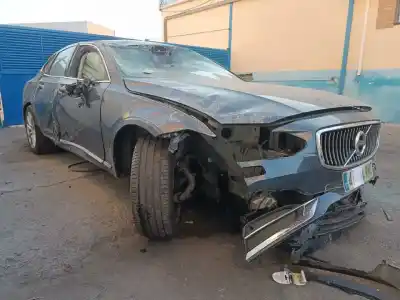 Здавання транспортного засобу VOLVO S90 LIM. Momentum AWD 190 CV / 140 KW року 2018 потужний D4204T14