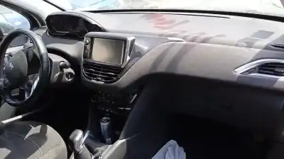 Veicolo di demolizione peugeot 208 active dell'anno 2012 alimentato 9h06