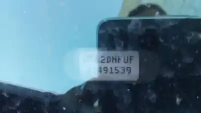 Veicolo di demolizione peugeot 206 cc cc dell'anno 2001 alimentato nfu