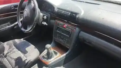 Veículo de Sucata audi a4 berlina (b5) 1.8 do ano 2001 alimentado avv