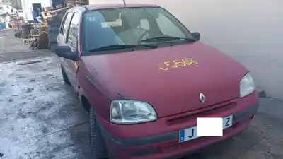 Véhicule à la ferraille RENAULT CLIO I PHASE III G-D7F de l'année 1998 alimenté D7F