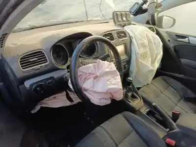 Veículo de Sucata volkswagen golf vi (5k1) advance do ano 2012 alimentado cffb