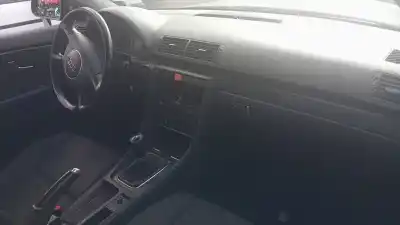 Здавання транспортного засобу audi a4 b6 (8e2) 1.9 tdi року 2001 потужний awx