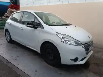 Sloopvoertuig peugeot 208 active 81 cv / 60 kw van het jaar 2014 aangedreven hm01