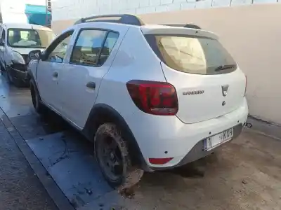 Veículo de Sucata dacia sandero laureate do ano 2019 alimentado b4d 411