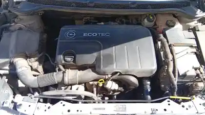 Здавання транспортного засобу opel astra j lim. excellence року 2012 потужний a17dts