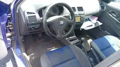 Veicolo di demolizione SEAT IBIZA II (6K1)  dell'anno 2001 alimentato AQM