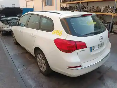 Здавання транспортного засобу opel astra j lim. excellence року 2015 потужний a17dts